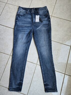 Judy Blue Women's Faded Blue Skinny Jeans